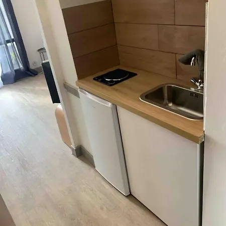 Apartment Meuble A Proximite Gare-wifi