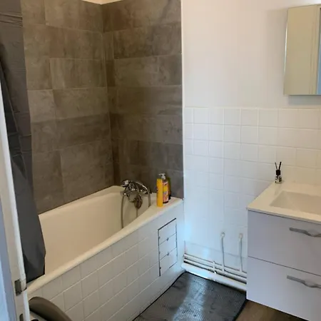 Apartment Meuble A Proximite Gare-wifi *