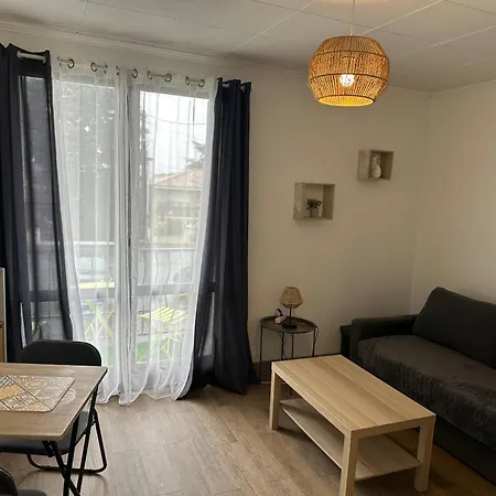 Apartment Meuble A Proximite Gare-wifi
