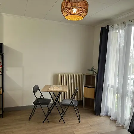Apartment Meuble A Proximite Gare-wifi