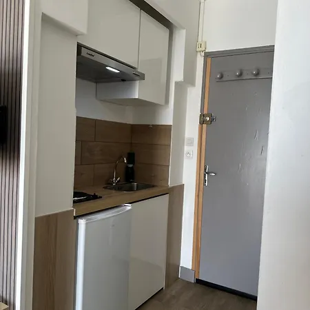 Meuble A Proximite Gare-wifi Apartman *